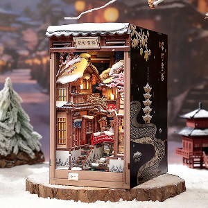 Casa miniatura Book Nook Kyoto Snow Whisper