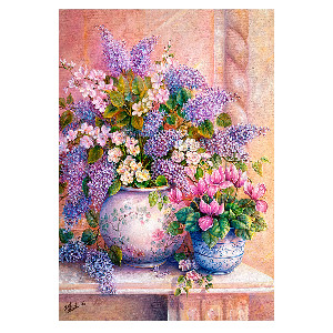 Jarrón con flores violetas